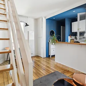 Appartement Charming Duplex In Privatestreet, Citycenter, Paris